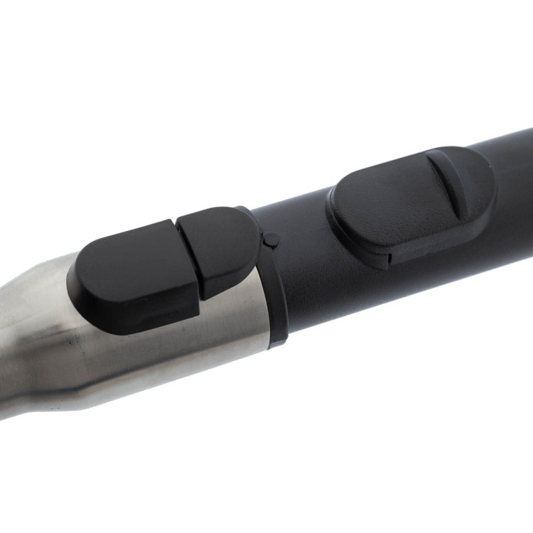 Pewne połączenie rury teleskopowej z uchwytem (rączką) węża Miele dzięki systemowi zatrzaskowemu.