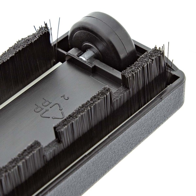 Do odkurzania na mokro i sucho szczotka z listwami gumowymi