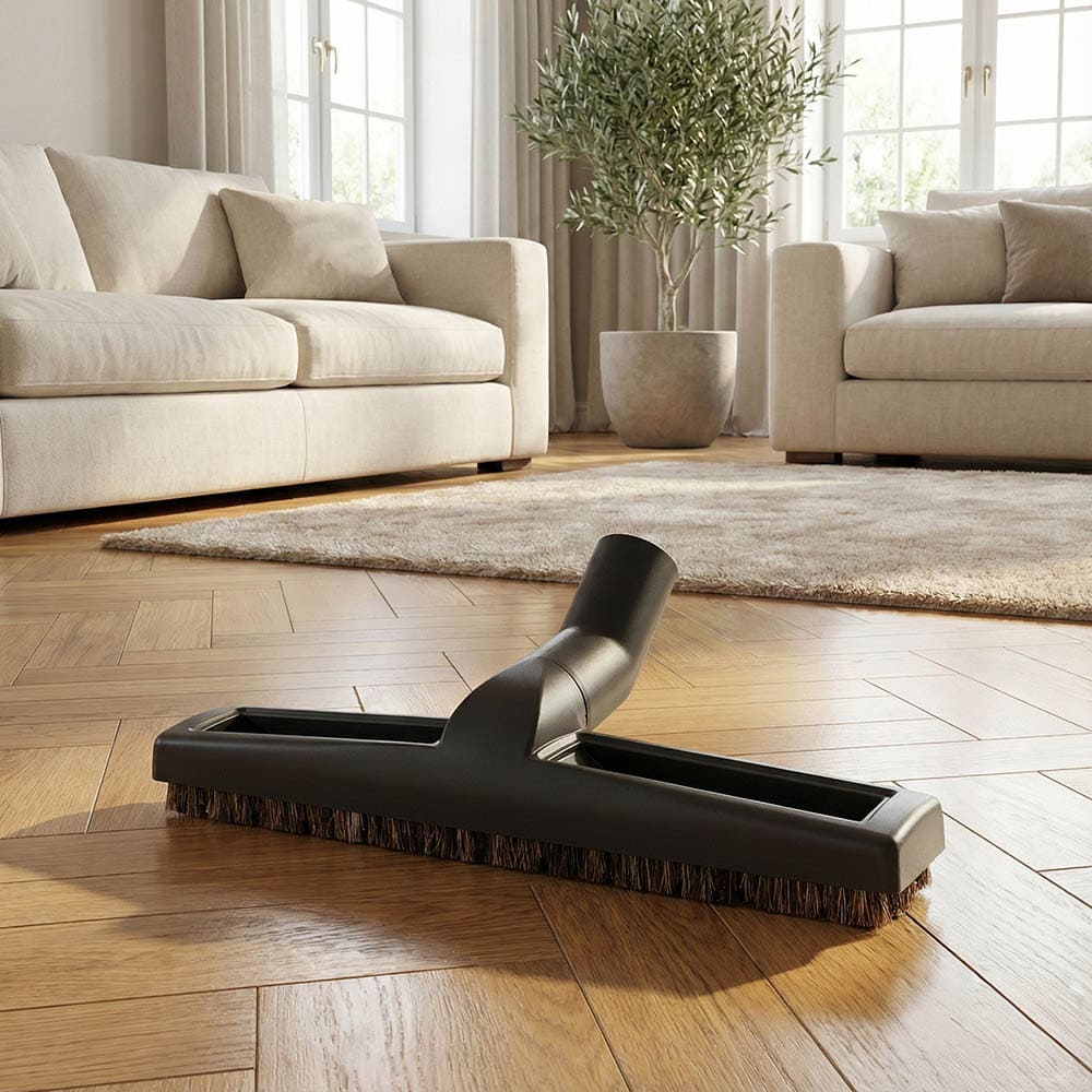 Szczotka parkietowa 35mm z gęstym naturalnym włosiem i kółkami jezdnymi - zbliżenie na jakość wykonania